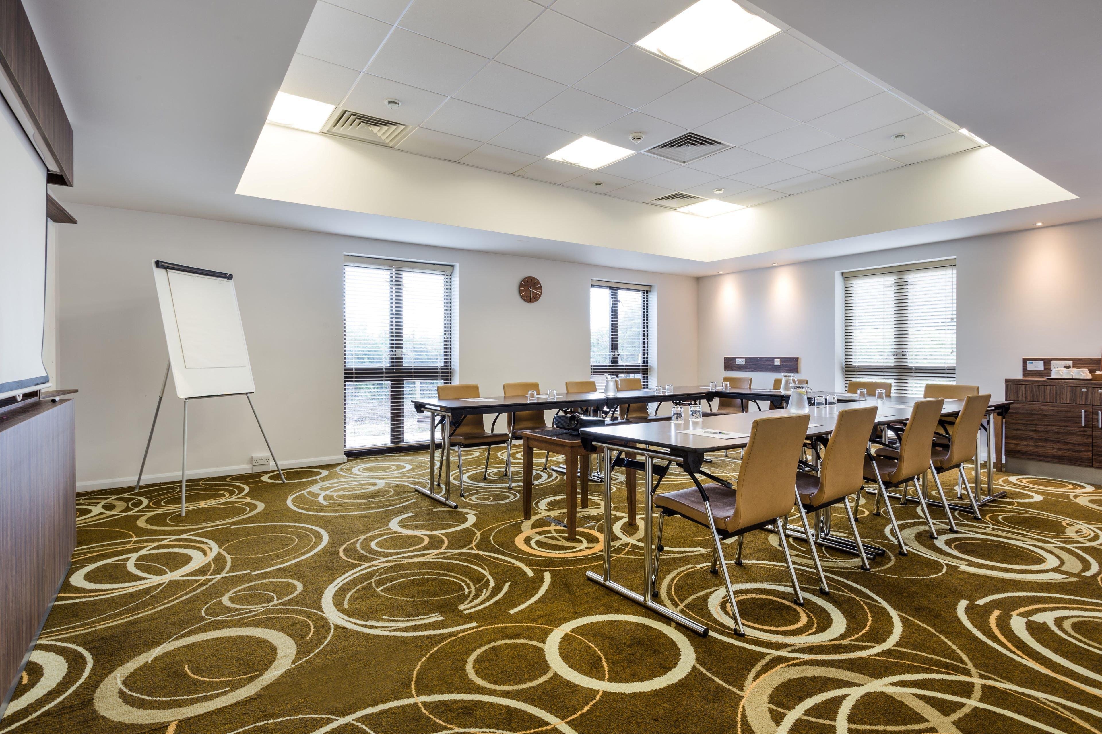 Holiday Inn Express Colchester By Ihg Exterior photo