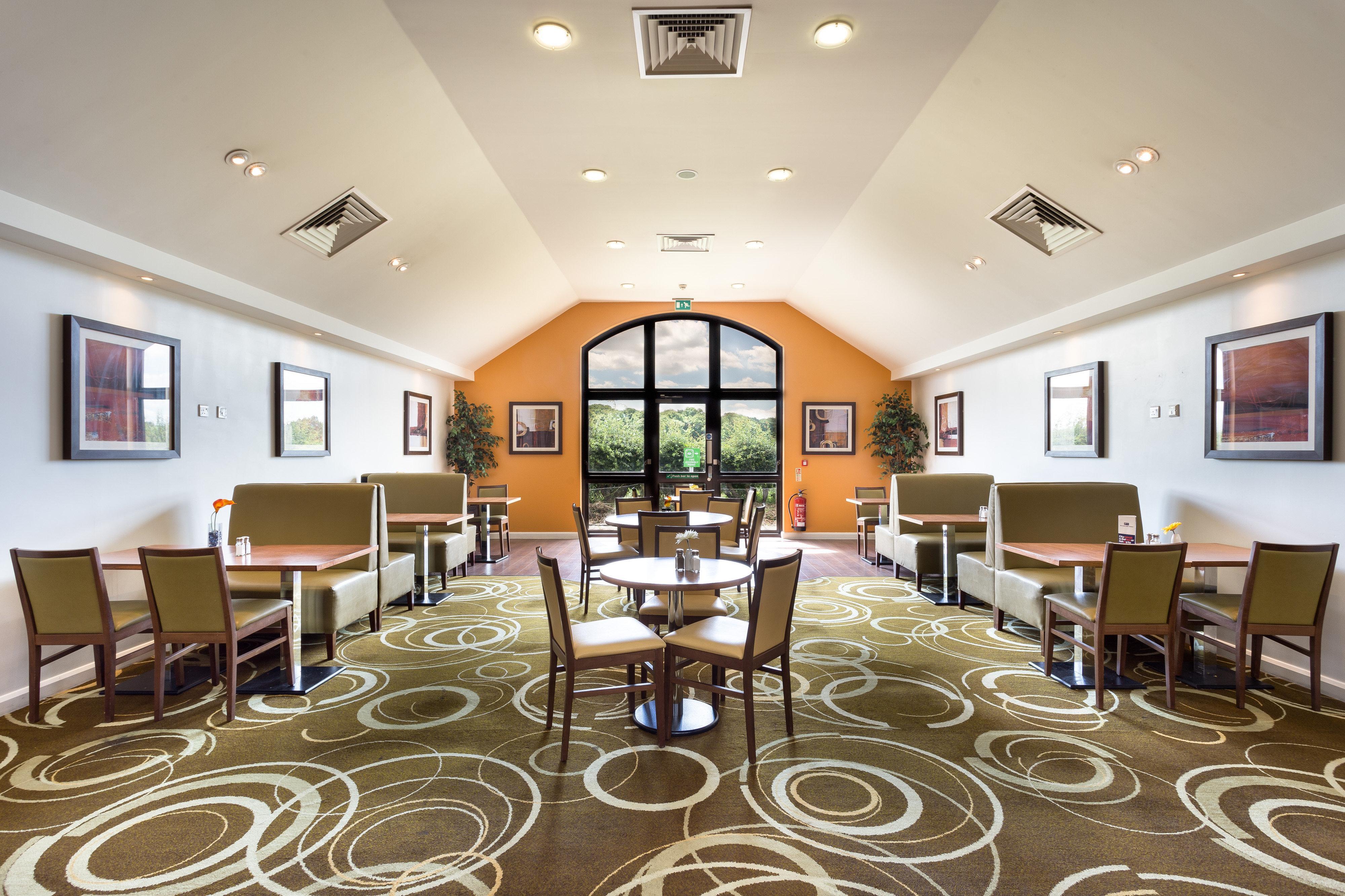 Holiday Inn Express Colchester By Ihg Exterior photo