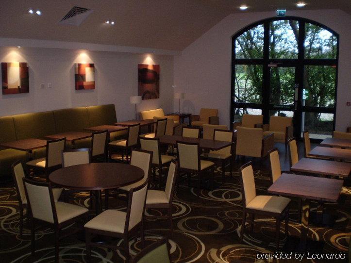 Holiday Inn Express Colchester By Ihg Restaurant photo