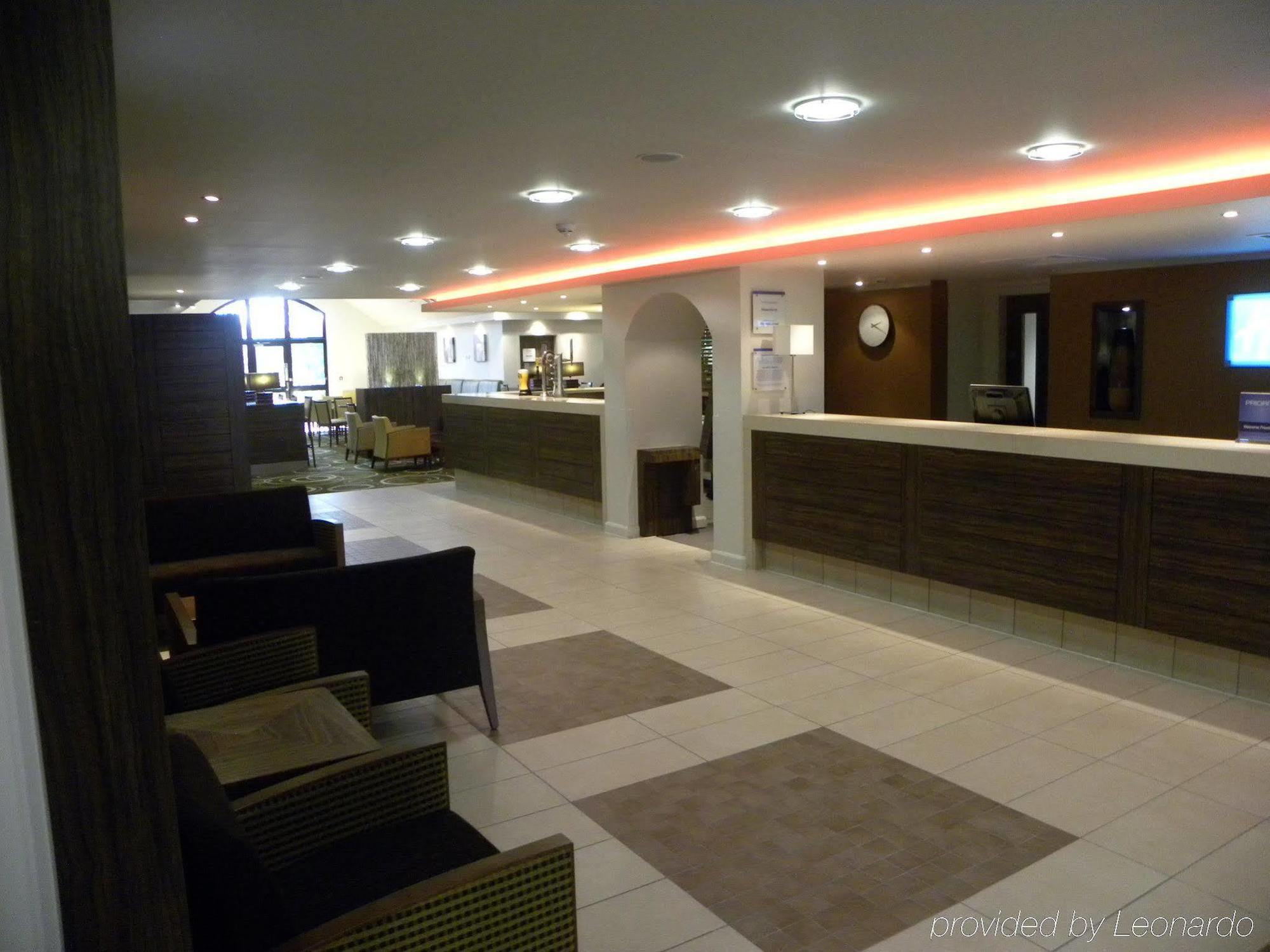 Holiday Inn Express Colchester By Ihg Interior photo